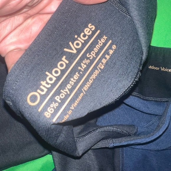 Outdoor Voices Black and Navy Blue Leggings size Medium - Picture 5 of 8
